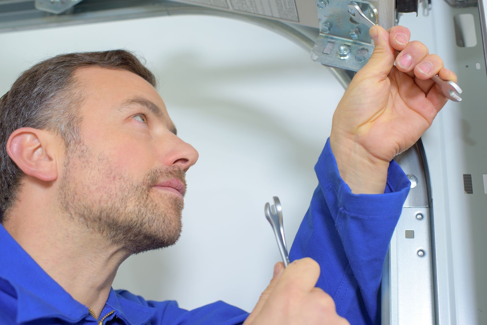 Garage Door Technician